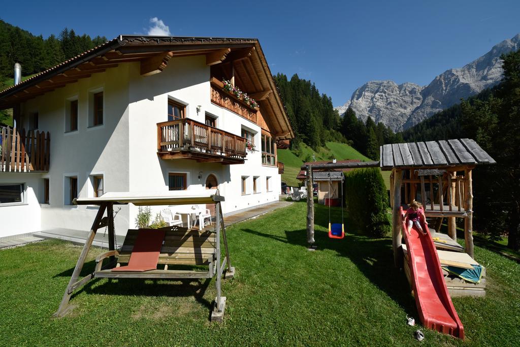 Ciasa Mirio' Apartment La Valle Bilik gambar