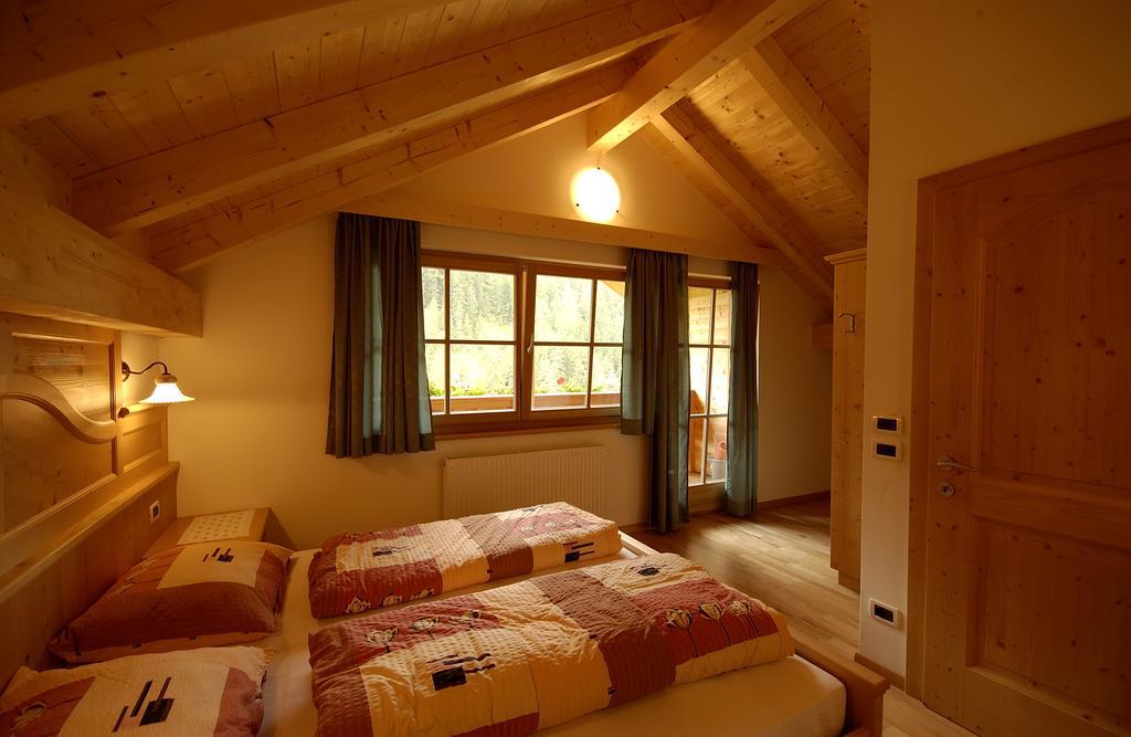 Ciasa Mirio' Apartment La Valle Bilik gambar